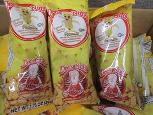 lot 284 image: 90 - 1.75 oz Dees Nuts Nanner Pudd...