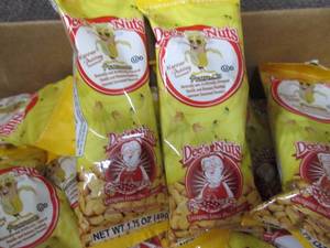 lot 285 image: 90 - 1.75 oz Dees Nuts Nanner Pudd...