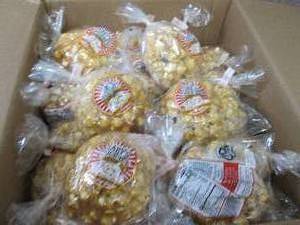 lot 345 image: Garys Gourmet Soft Caramel Corn Ba...