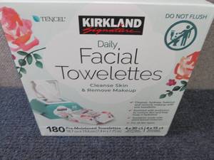 lot 360 image: 180 ct Kirkland Daily Facial Towele...