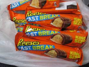 lot 388 image: 12- 3.5 Reeses Fast Break King Siz...