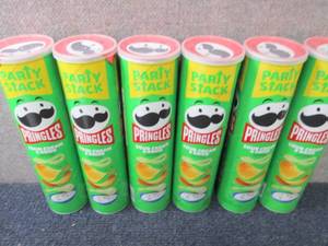lot 426 image: 6- 7.1 oz Pringles Sour Cream & Oni...