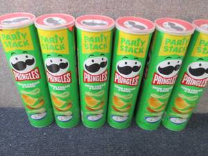 lot 427 image: 6- 7.1 oz Pringles Sour Cream & Oni...