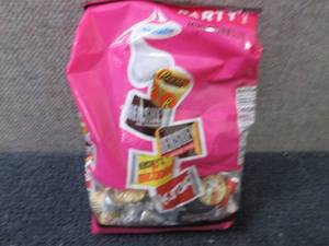 lot 455 image: 35 oz Party Miniatures...