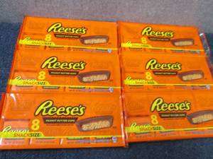 lot 485 image: 6- 8pks Reeses Snack Size...