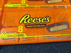 lot 488 image: 6- 8pks Reeses Snack Size...