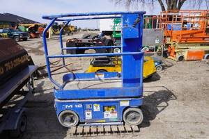 lot 26 image: Upright Model TM-12 Vertical Mast Lift