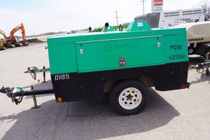 lot 17 image: 2014 Sullivan Palatek Model D185PDZSB 185 CFM Tow Behind Air Compressor