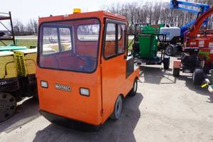 lot 21 image: 2008 Motrec Model T-448 Electric Tow Tractor