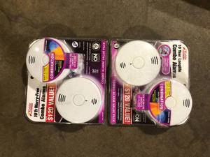 lot 8 image: Lot of Kidde 10-Year Worry-Free Smoke and Carbon Monoxide Detector, Battery Powered with Voice Alarm (2-Pack)   Customer Returns See Pictures
