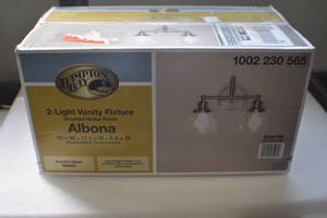 lot 6 image: Vanity Fixture