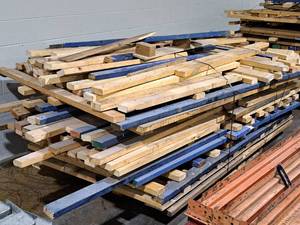 lot 527 image: Lot of (1 Large Pallet) Wood Boards  Assorted Sizes