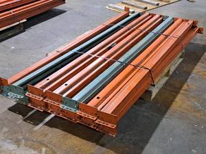 lot 553 image: Lot of (18) 92 Pallet Racking Cross Beams