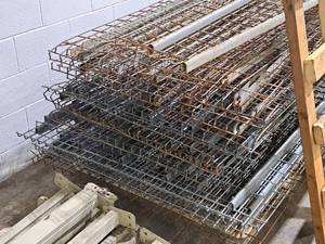 lot 561 image: Lot of (17) Pallet Racking Wire Grate Shelving - 61x39