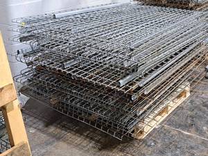 lot 562 image: Lot of (19) Pallet Racking Wire Grate Shelving - 73x47