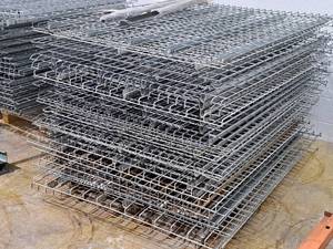 lot 567 image: Lot of (22) Pallet Racking Wire Grate Shelving - 61x52