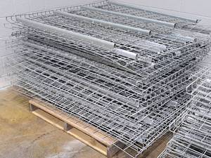 lot 568 image: Lot of (24) Pallet Racking Wire Grate Shelving - 61x46