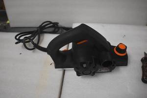 lot 10 image: WEN 6528 3.8-Amp 2-38 Inch Electric Hand Planer