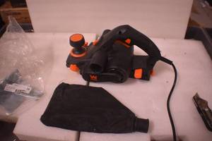 lot 29 image: WEN 6530 3-14 in. 6 Amp Corded Hand Planer