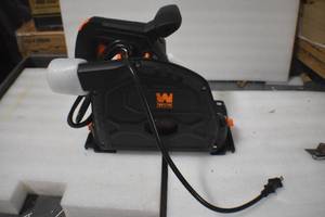 lot 37 image: WEN CT1274 12-Amp 7-14-Inch Variable Speed Plunge Cut Circular Track Saw