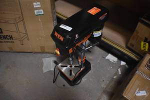 lot 44 image: WEN 4208T 2.3-Amp 8-Inch 5-Speed Cast Iron Benchtop Drill Press