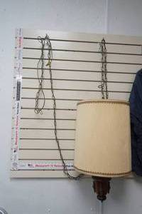 lot 21 image: Vintage Hanging Lamp