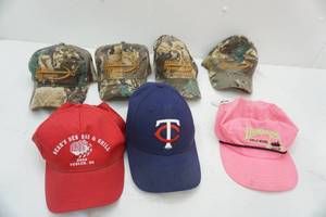 lot 30 image: hat lot