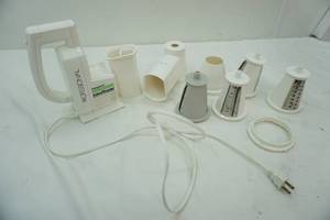 lot 34 image: Presto Professional Salad Shooter