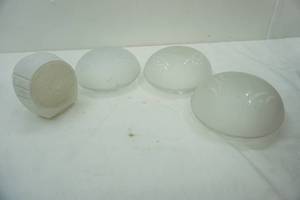 lot 54 image: Vintage Frosted Ceiling Lamp Shades