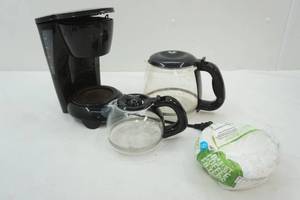 lot 85 image: Mr. Coffee 4 cup  coffee pot & filters
