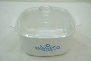 lot 89 image: Corningware Crock with lid