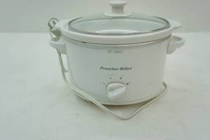 lot 97 image: Proctor Silex small crock pot