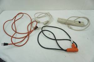 lot 109 image: extension cords & power strip