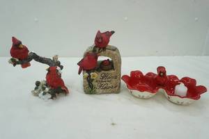 lot 124 image: Cardinal Decor