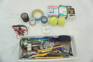 lot 125 image: variety of items