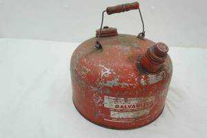lot 141 image: vintage galvanized gas can 2.5 gal
