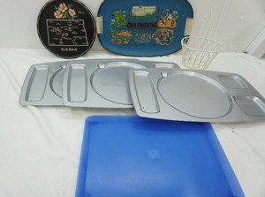 lot 176 image: Serving Trays & TV trays