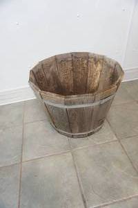 lot 185 image: large Wooden planter