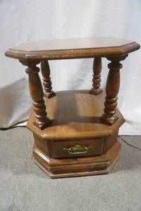 lot 205 image: Side Table 17x21