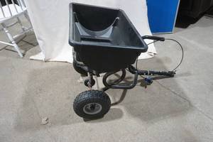 lot 213 image: Agri-Fab 16 85 lb. pull behind spreader