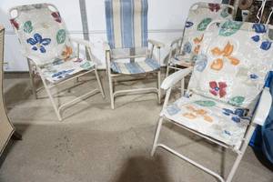 lot 222 image: 4 lawn chairs