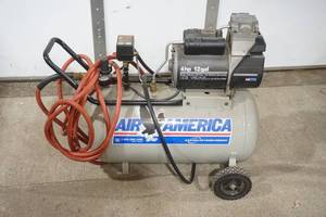 lot 221 image: 12 gallon air compressor Air America