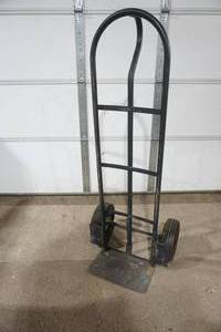 lot 224 image: Utility cart