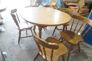 lot 229 image: dining room table, 6 chairs, 2 leafs