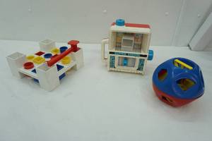 lot 231 image: vintage childrens toys