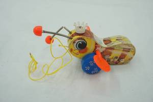 lot 240 image: Fisher Price queen Buzzy bee Pull toy
