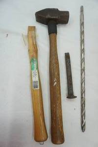 lot 255 image: sledge hammer, large drill bit