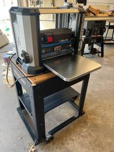 2011 Delta 22-590 13" Portable Planer, 10,000 RPM Cutterhead w/ Delta Rolling Base