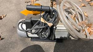 lot 27 image: Pittsburgh 3 CFM Two Stage Vacuum Pump, 120V, ITEM 60805, 120V