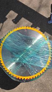 lot 87 image: Masterforce 12 Circular Saw Blade, 60 Teeth, Combination Model plus other blades